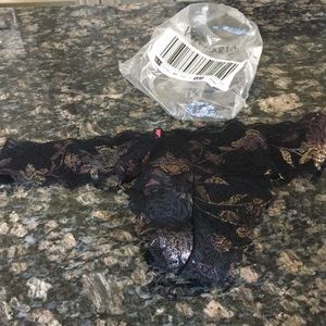 VICTORIA SECRET THONG NWT SIZE S/P